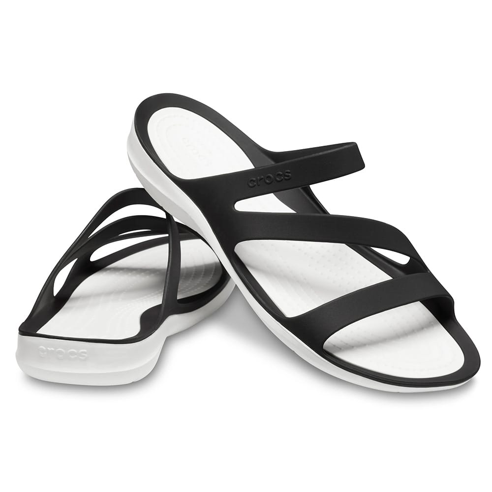 Crocs Women's Swiftwater Sandal (dame) set bagfra og forfra.