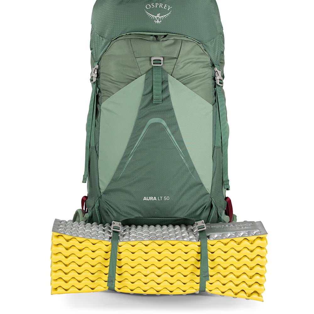 Meget let Osprey Aura AG LT 50L vandrerygsæk (dame) med et liggeunderlag
