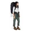 Osprey Fairview Trek 70 sort på model