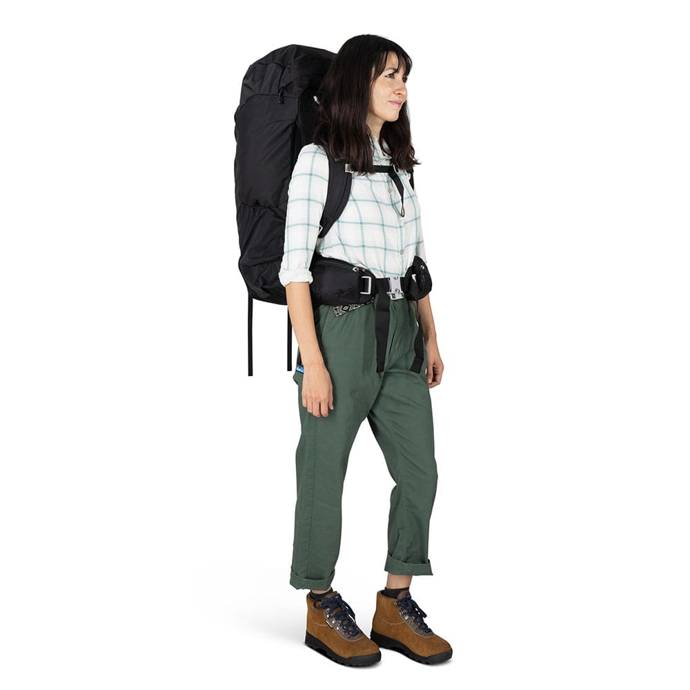 Osprey Fairview Trek 70 sort på model