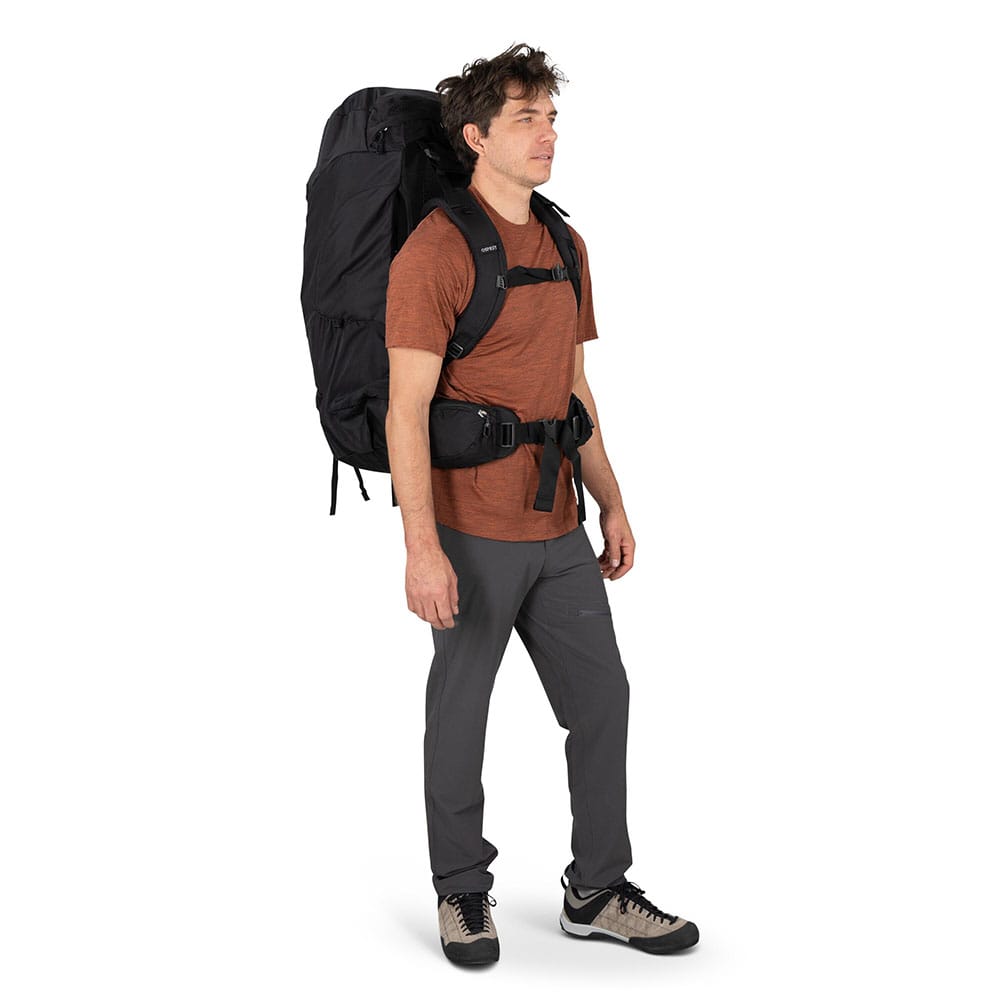 Osprey farpoint trek 70 sort på model
