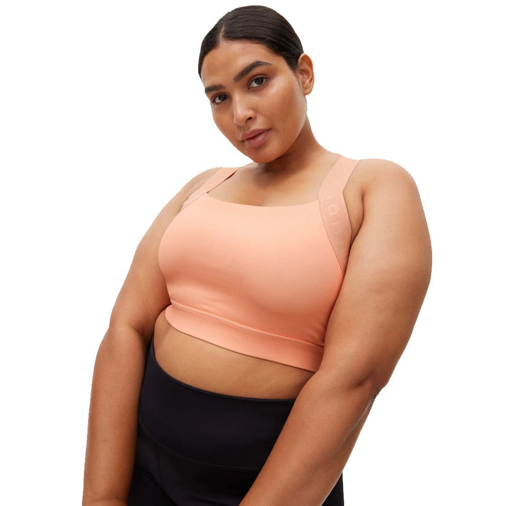 Röhnisch Kay Sports Bra sports-bh (dame) i pink på en model