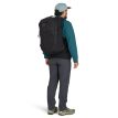 Osprey Metron Airspeed 34L rygsæk (unisex) på en mandlig model