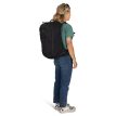 Osprey Metron Airspeed 34L rygsæk (unisex) på en kvindelig model