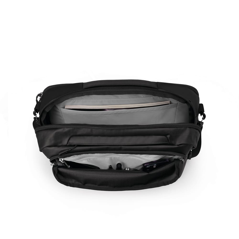 en åben Transporter Carryon Boarding Bag