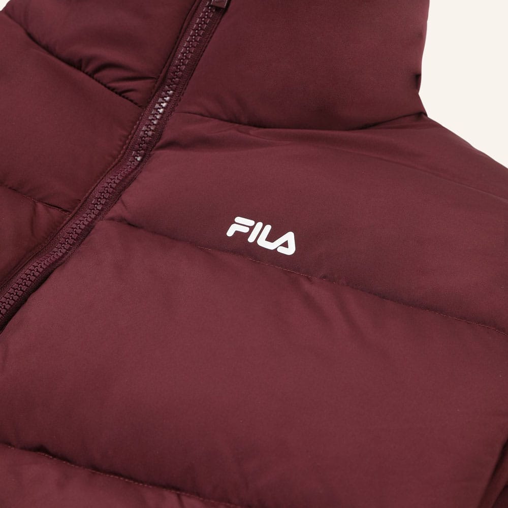 logo på en Fila Cimone relaxed puffer jacket vinterjakke (dame)
