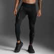 2XU Light Speed Compression Tights træningsbukser (herre) på en mandlig model