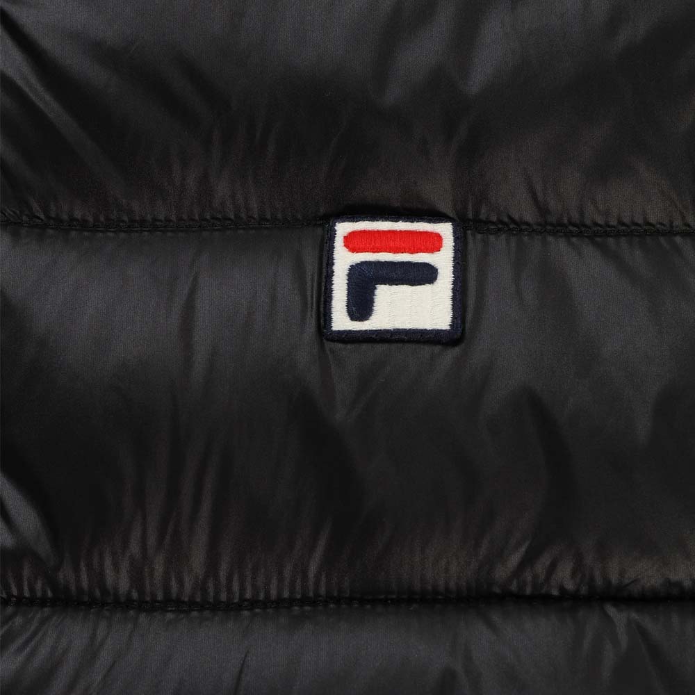 logo på Fila Milano regular hooded thin puffer jakke (herre)