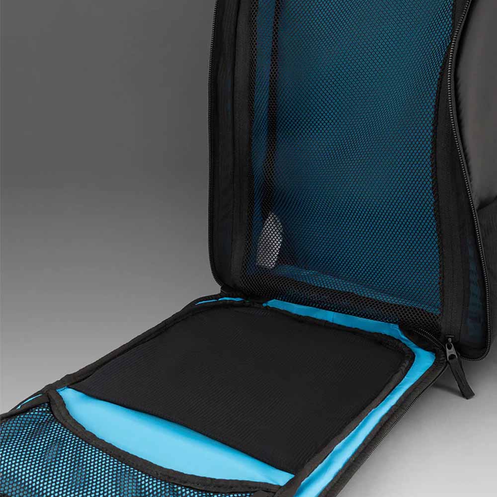 et åbent hovedrum på 2XU Transition Backpack rygsæk (unisex)