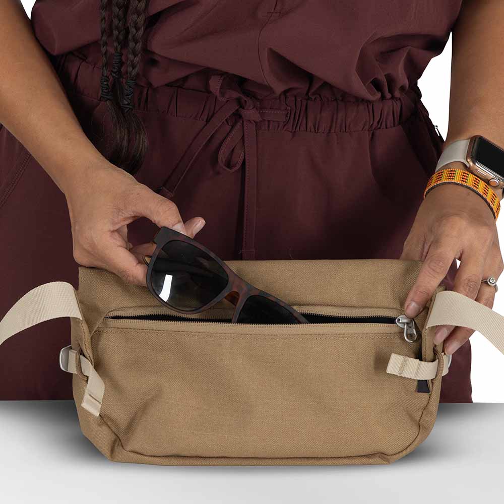 lille lomme på Arcane Hip Bag hoftetaske (unisex)