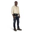 Arcane Hip Bag hoftetaske (unisex) på en model