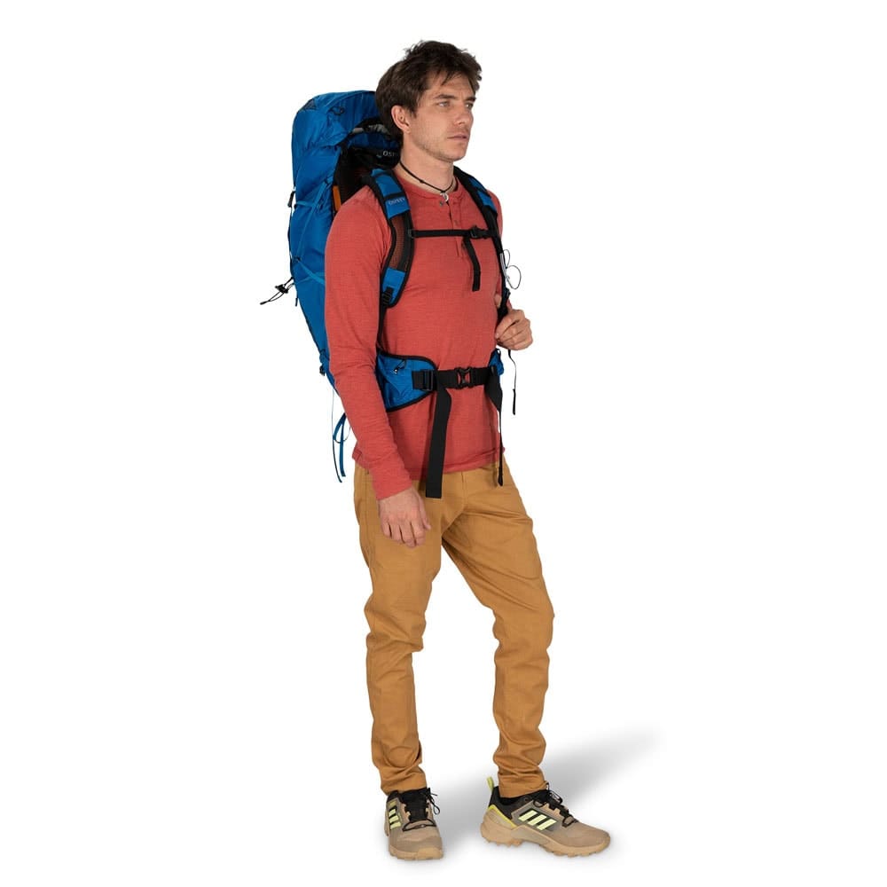 Osprey Exos 38L vandrerygsæk (herre) på en model