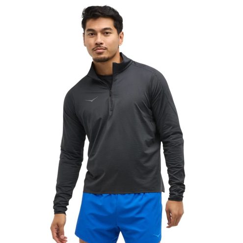 Hoka Glidetech Quarter Zip træningstrøje (herre) på en model