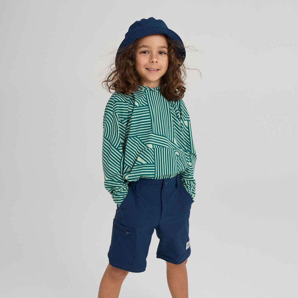 En Reima Anti-Bite hat Itikka (børn) der beskytter mod flåter og myg på en model