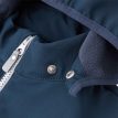 Nærbillede af lynlås på Reima Nurmes softshell heldragt (børn)