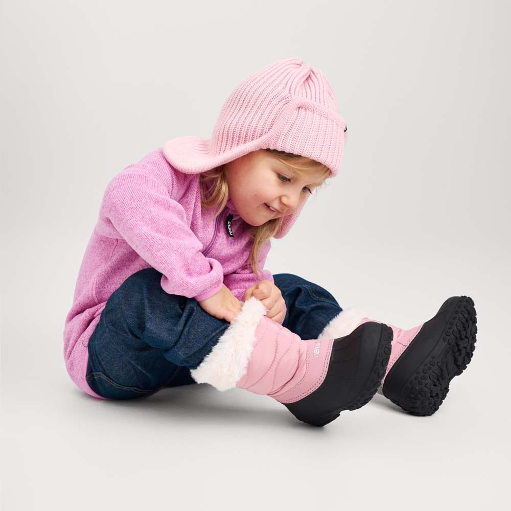 et barn bruger Reima Winter boots Muhvari vinterstøvler (børn)