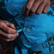 Detaljer på en Osprey Mutant 22 klatrerygsæk (unisex)
