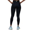 bagside af sorte Hoka Novafly Run Tight 25 træningstights (dame)