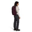 Osprey Ozone Laptop Backpack rygsæk (unisex) på en kvindelig model