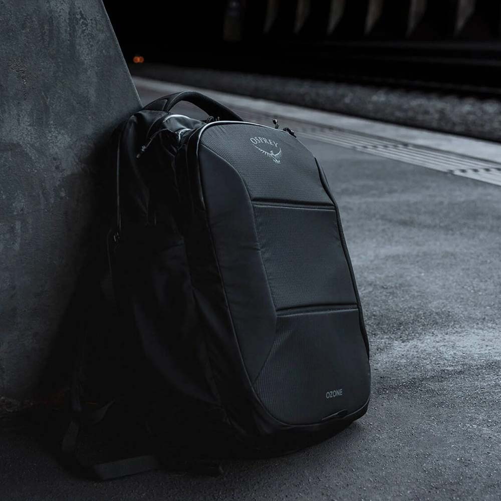 en sort Osprey Ozone Laptop Backpack 28L rygsæk (unisex)