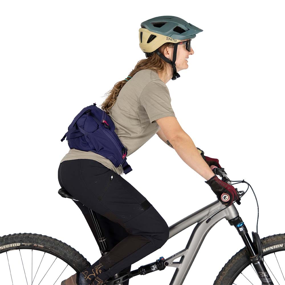 Osprey Raven 4L cykeltaske (dame) på en model