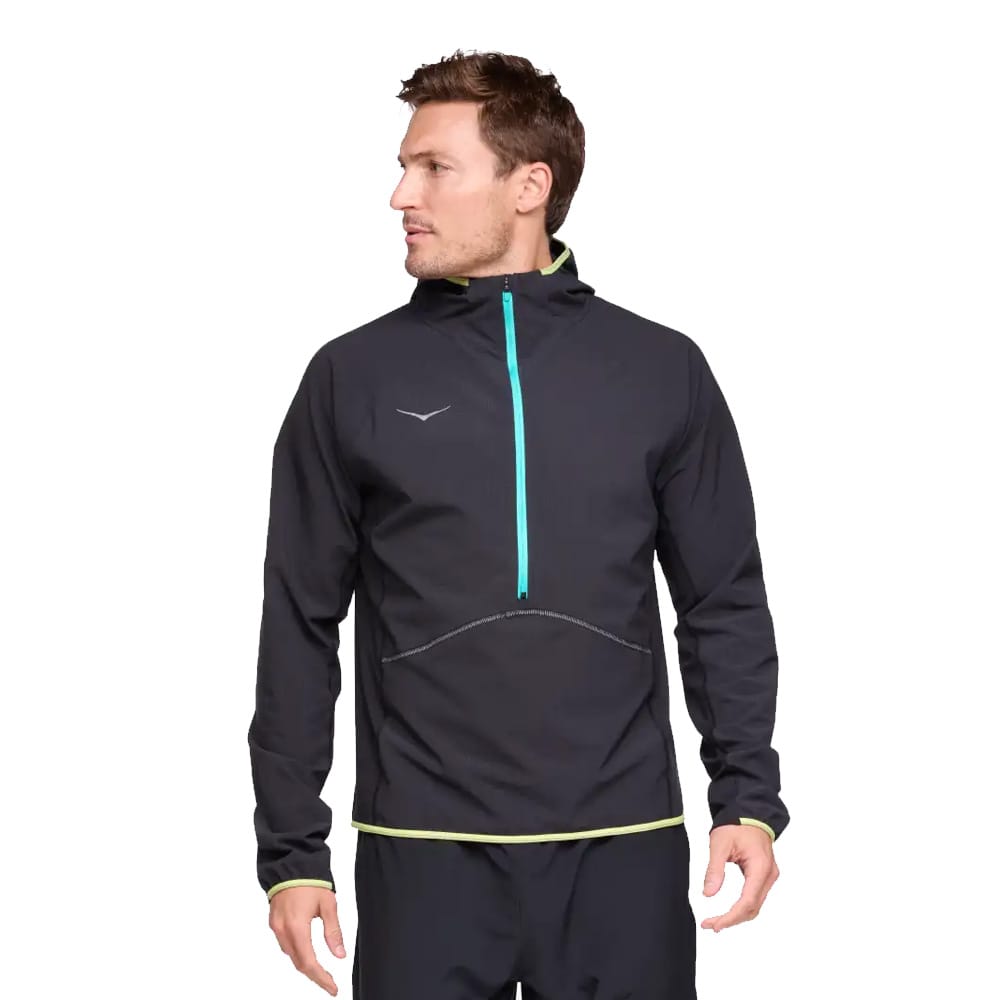 sort Hoka Skyglow Half-Zip træningstrøje (herre) på en model