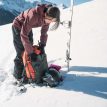 en person bruger en Osprey Sopris 32 skirygsæk (dame)
