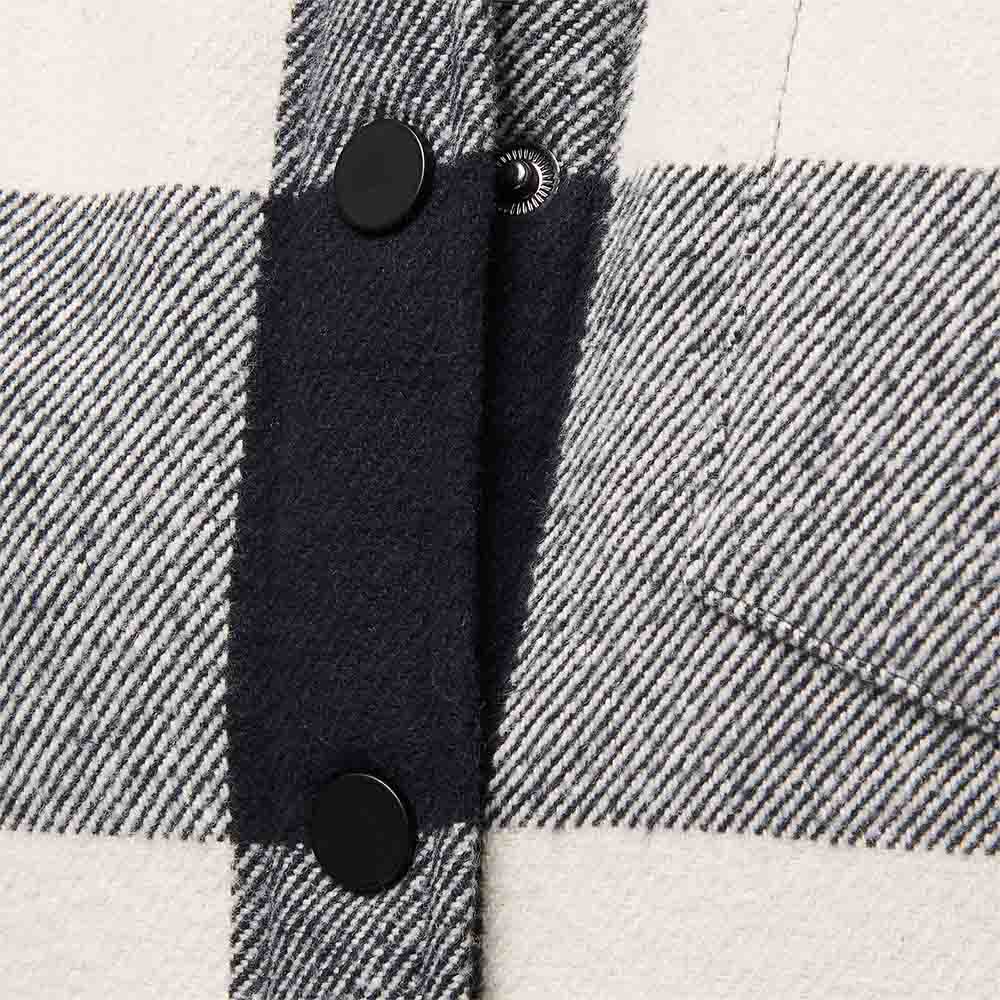 Nærbillede af knapperne på Women's Project Lined Flannel Shirt