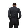 En model iført Röhnisch Addy Long Sleeve træningstrøje (dame) vender ryggen til