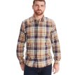 Mand iført Anderson Lightweight flanelskjorte i farven Shetland.