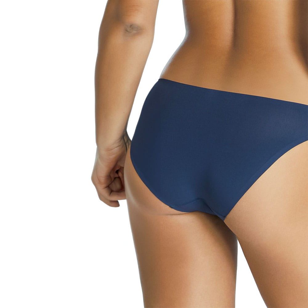 bagsiden af Adidas Brief microfiber trusser (dame) på en model