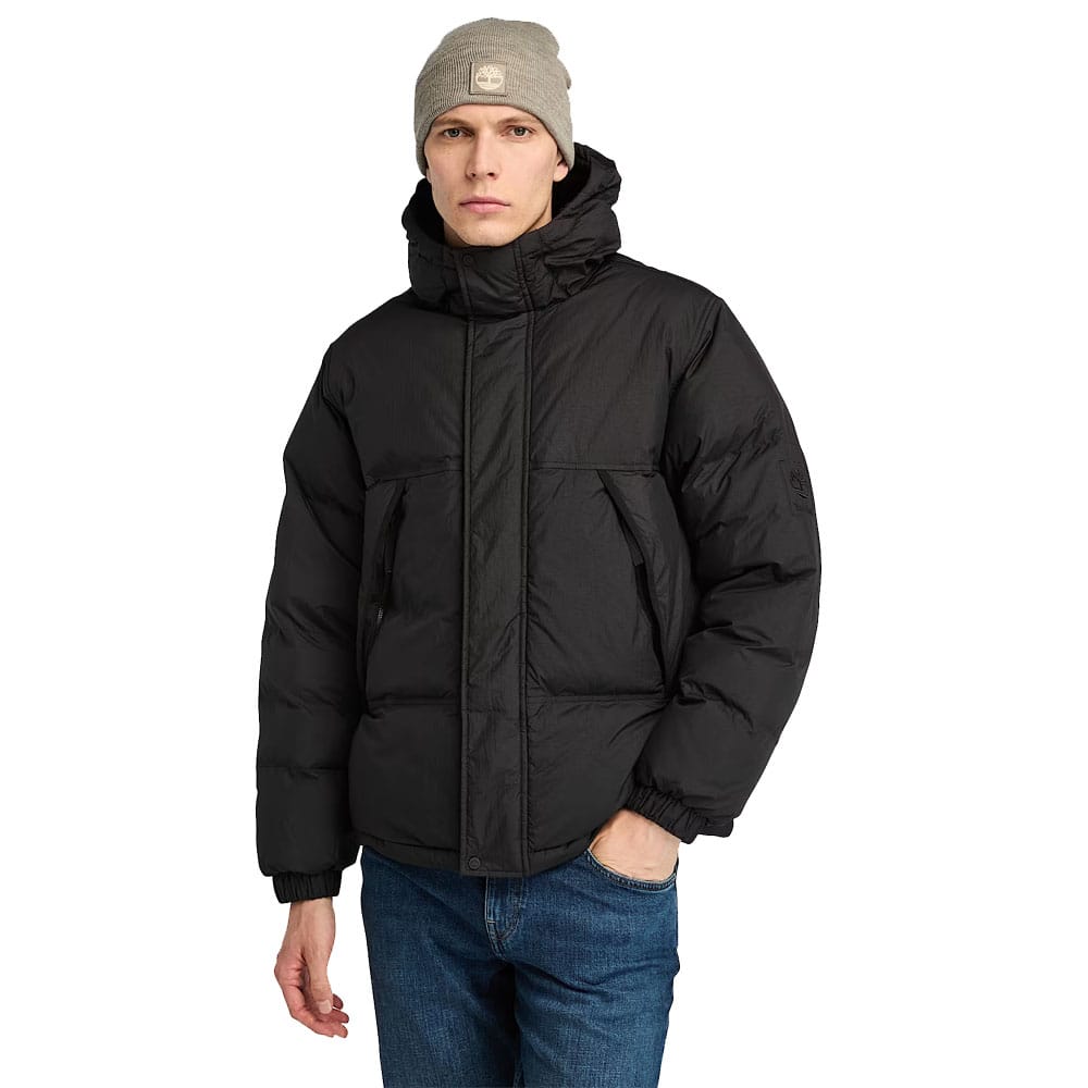 en lukket Timberland Howker Durable Water Repellent Puffer Jacket vinterjakke (herre) på en model