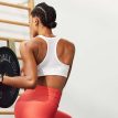 en model har Casall Iconic Sports Bra sports-bh (dame) på