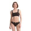 Kvinde iført Adidas Thong trusser i bomuld