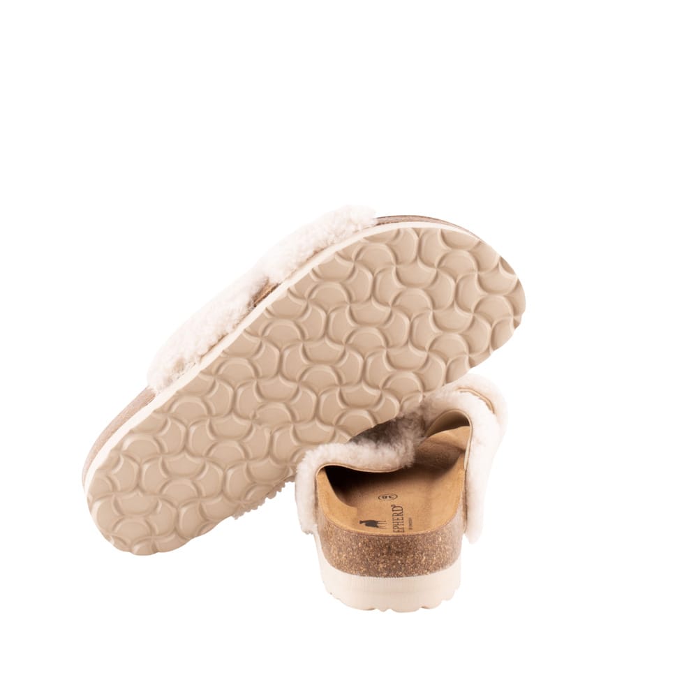 Undersiden af sålen og bagsiden af hælen på Shepherd Elsa sandal (dame).