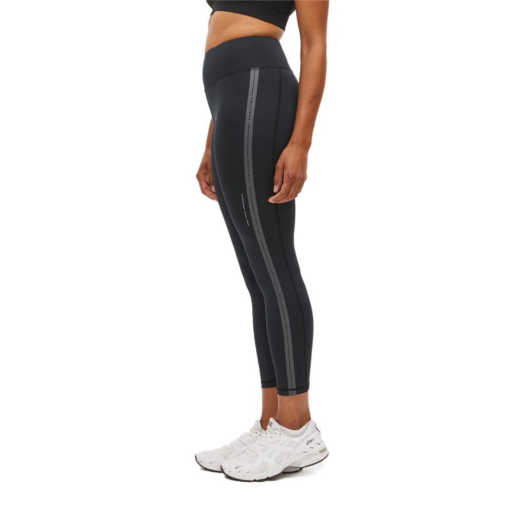 Röhnisch Maya tights set fra siden på model