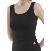 Behagelig Adidas Tank Top overdel (dame) på en model