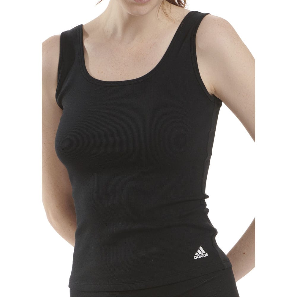 Behagelig Adidas Tank Top overdel (dame) på en model