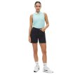 Röhnisch Lightstretch Shorts træningsshorts (dame) på en model