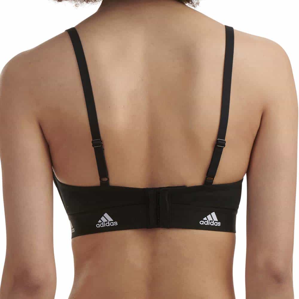 Bagside med lukning på en vattereret og behagelig Adidas Padded Bralette BH (dame)
