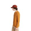 Timberland Phillips Brook lambswool cablecrew sweatshirt (herre) på en model, der står med siden mod kameraet