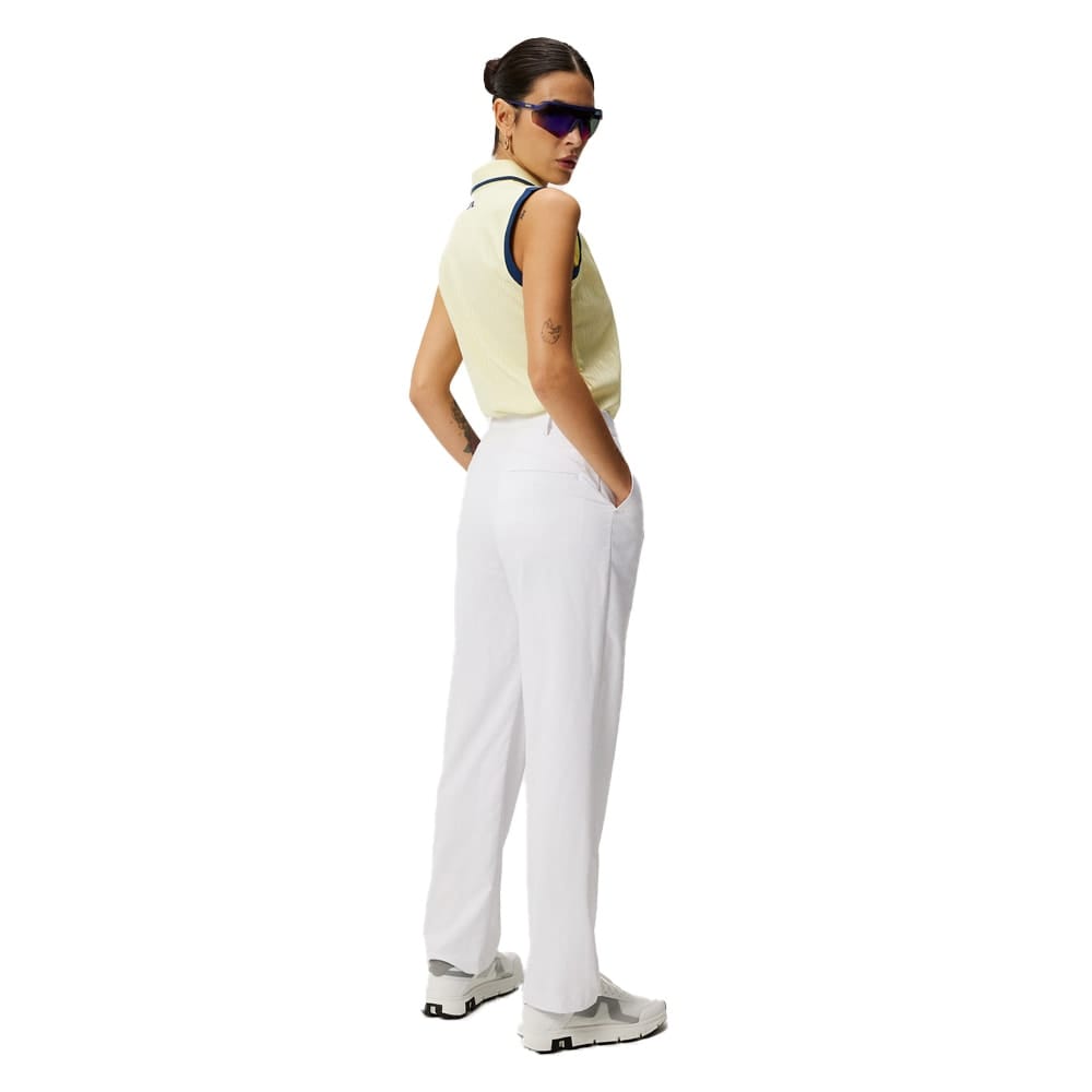 Bagsiden af J.Lindeberg Lila Sleeveless Top piquévest (dame) på en model