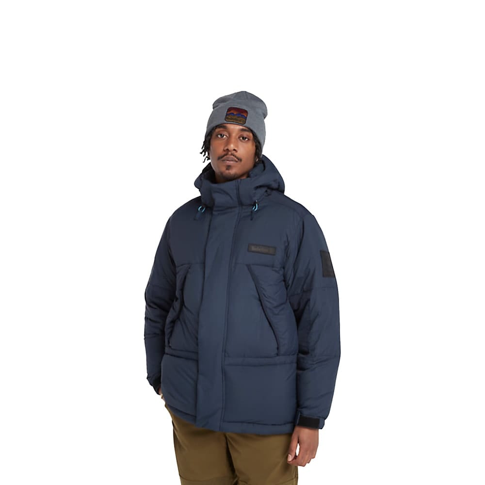 Timberland Down Puffer Parka vinterjakke (Herre) i farven navy på en model