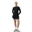 Forside af J.Lindeberg Leonor Mid Layer (dame) på en model