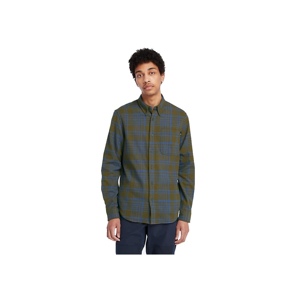 Timberland Heavy flannel check skjorte (herre) båret af en model med skjorten knappet