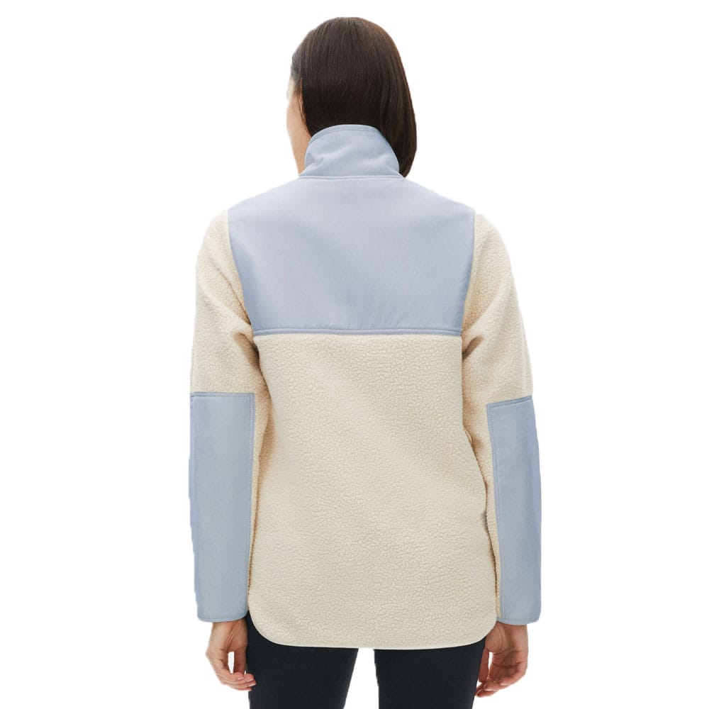 Bagside af en vindafvisende og flot Röhnisch Phoebe Blocked Pile Jacket (dame)