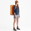 Sea to Summit Hydraulic Pro Dry Pack 50 L på en model set forfra