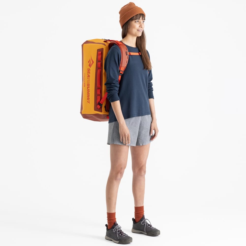 Sea to Summit Hydraulic Pro Dry Pack 50 L på en model set forfra