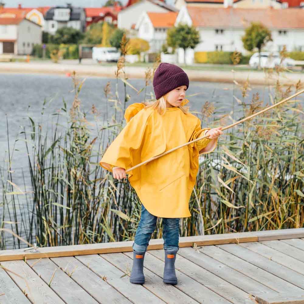 Grytgöl WP på en model på en badebro