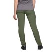 black diamond alpine light pants på model